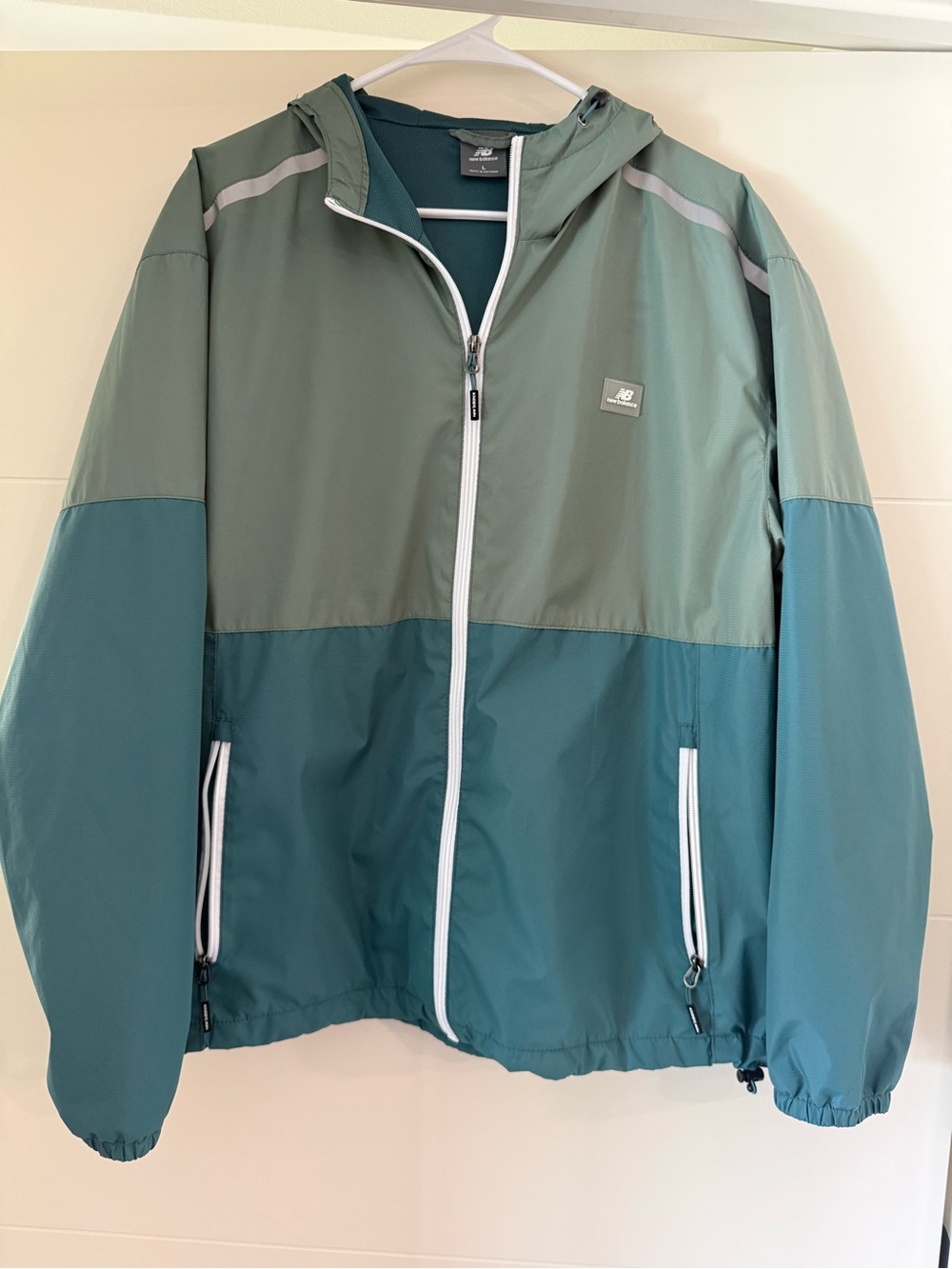 New Balance Two-Tone Green Teal Men's Windbreaker Jacket